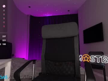 girl
        fox_alina cam image #3919771