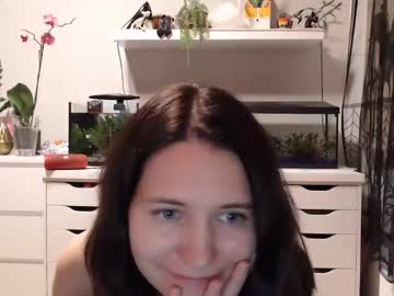 girl
        shy_little_one_ cam image #3742819