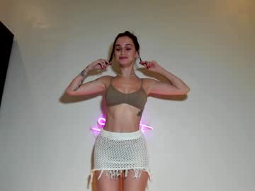 girl
        tootightwithbra cam image #3568089