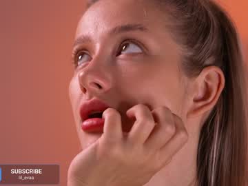 girl
        lil_eva cam image #2863532