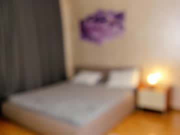 girl
        elliotharmon cam image #1798342