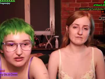 girl Webcam Girls Sex Thressome And Foursome with frogessjay