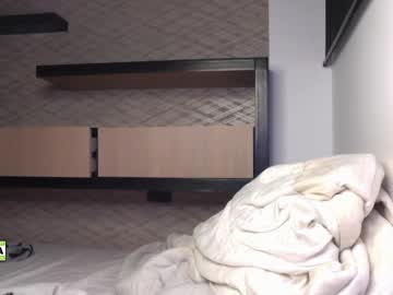 girl
        latinella cam image #2911414