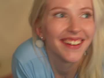 girl
        my_stella cam image #4359307