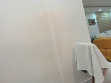 girl
        ehotlovea cam image #70853