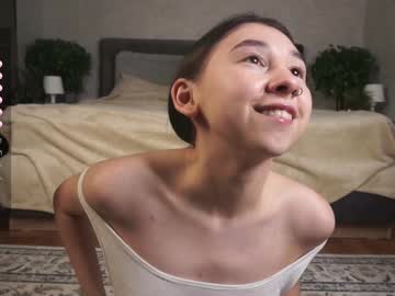 girl
        zarascarlett cam image #3824661