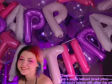 girl
        _biscuitty cam image #3192075