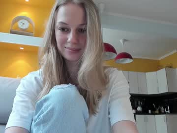 girl
        magic_couple13 cam image #2418366