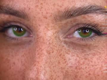 girl
        artease cam image #2289454