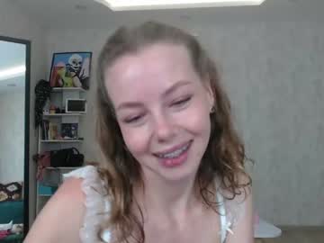 girl
        elli_harmon cam image #1783960