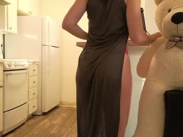 girl
        007movie cam image #4312922