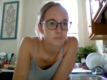 girl
        parkerriley1469 cam image #1281105