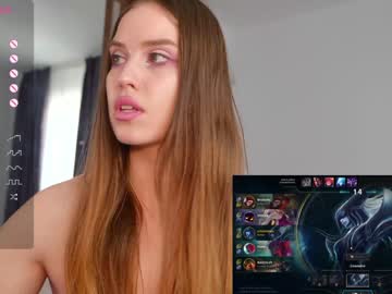 girl
        fazeyj cam image #2802140