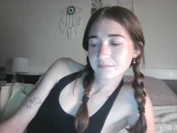 girl
        lolariv cam image #3557434