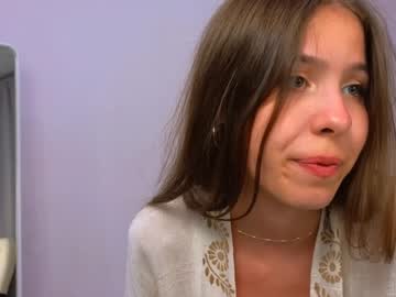 girl
        wanda_robinson cam image #1684069
