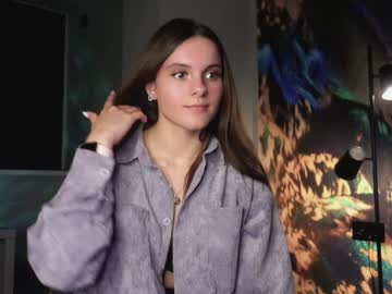 girl
        lorettadunnell cam image #3769752