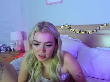 girl
        alissahuntsmann cam image #4520500