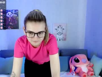 girl
        amelialuck cam image #599945