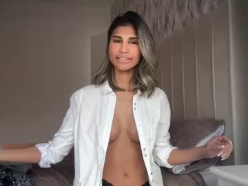 girl
        aniishaa cam image #4382409
