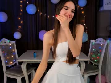 girl
        isobelsimpson cam image #2124533