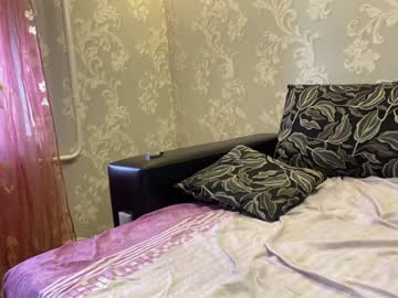 couple
        _krisvanessa_ cam image #2912331