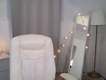 girl
        charming_luna cam image #2079294