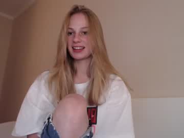girl
        magic_couple13 cam image #1673163