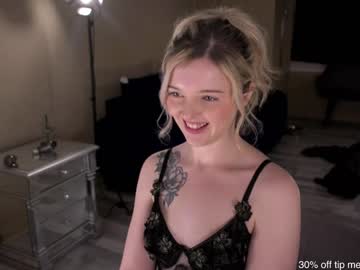 girl
        lucydelovely cam image #2296729