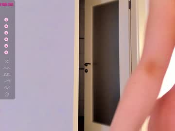 girl
        kittycaitlin cam image #841019