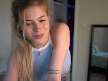 girl
        chloewildd cam image #3789573