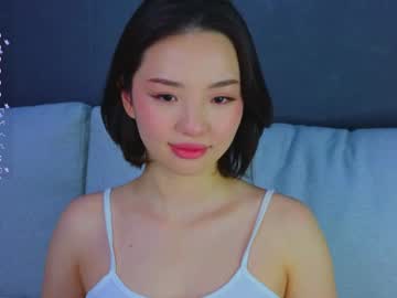girl
        ji_yon_1 cam image #2361861