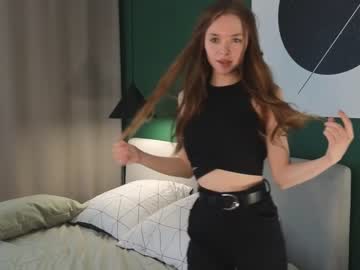girl
        elenegilbertson cam image #2614296