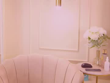 girl
        gwenbanks cam image #3358552