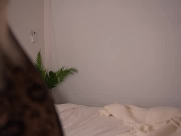girl
        kriss0leoo cam image #4119642