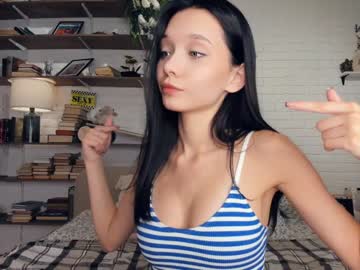 girl
        riskyproject cam image #3152000
