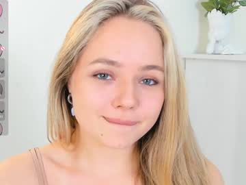 girl
        molly__meow cam image #2712444
