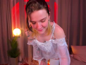girl
        raypeach cam image #381267