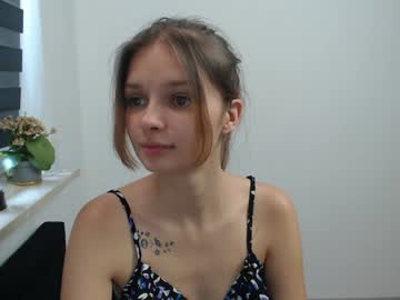 girl
        vivien_slender cam image #3031556