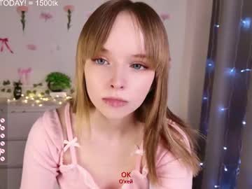 girl
        b4by_lol1 cam image #4229799