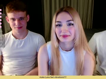 couple Webcam Girls Sex Thressome And Foursome with lovelypeachs