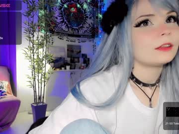 girl
        ronnie_neko cam image #2306137