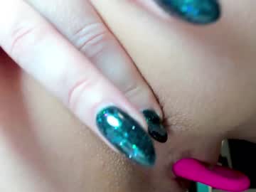 girl
        _witch__ cam image #1802275