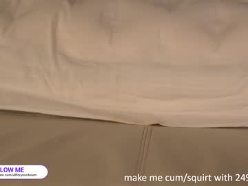 girl
        dovia cam image #1990779