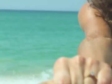 girl
        lettymoa cam image #3763439