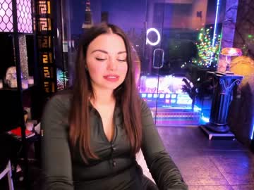 girl
        alma_pearl cam image #771592