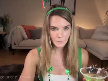 girl
        phoenix_taylor cam image #2497837