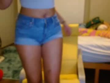 girl
        emma_peaches18 cam image #3078528