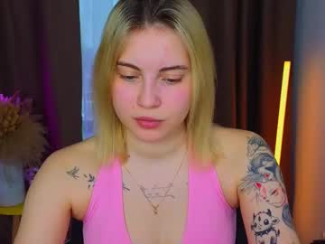 girl
        ginnystar cam image #4238120
