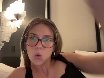 girl
        oliviahansleyy cam image #3572075