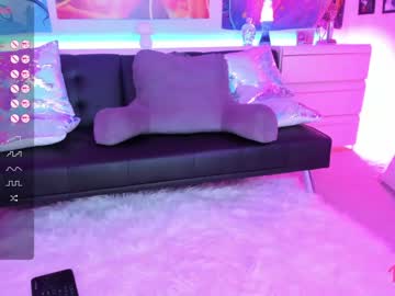 girl
        daphnemadison cam image #2713437